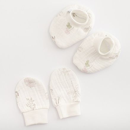Dojčenský mušelínový set-capačky a rukavičky New Baby Zoe - Biela