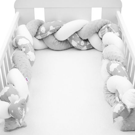 Ochranný mantinel do postieľky vrkoč New Baby Minka a Obláčik sivý - Multicolor